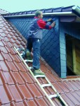 Drabina dla dekarza – pomagamy wybrać rozwiązania dachowe do zadań specjalnych